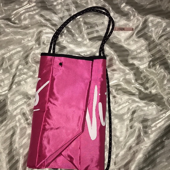Brand new Victoria’s Secret bungie cord bag! - Picture 4 of 5